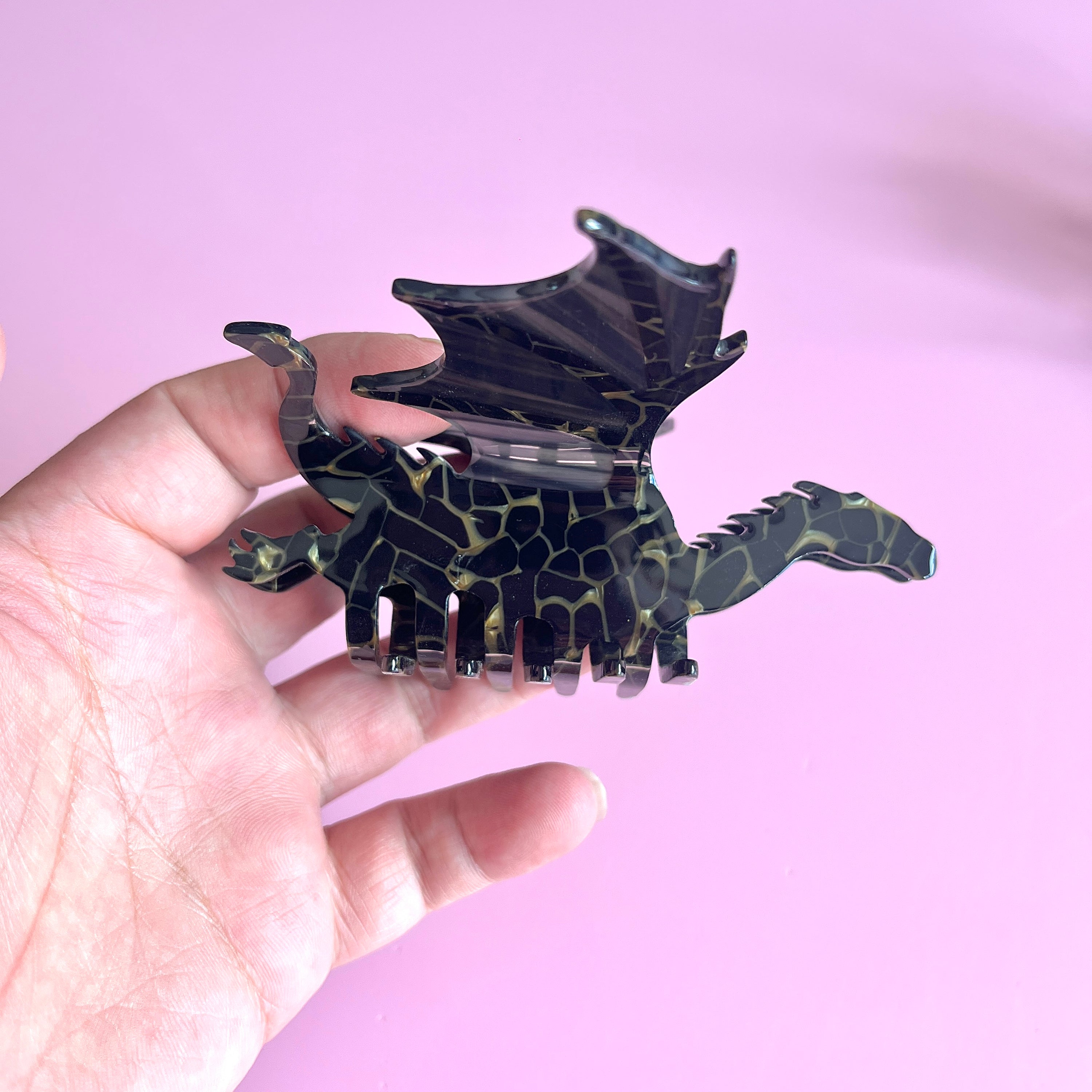 Tairn Dragon Claw Clip – Lassoed Moon