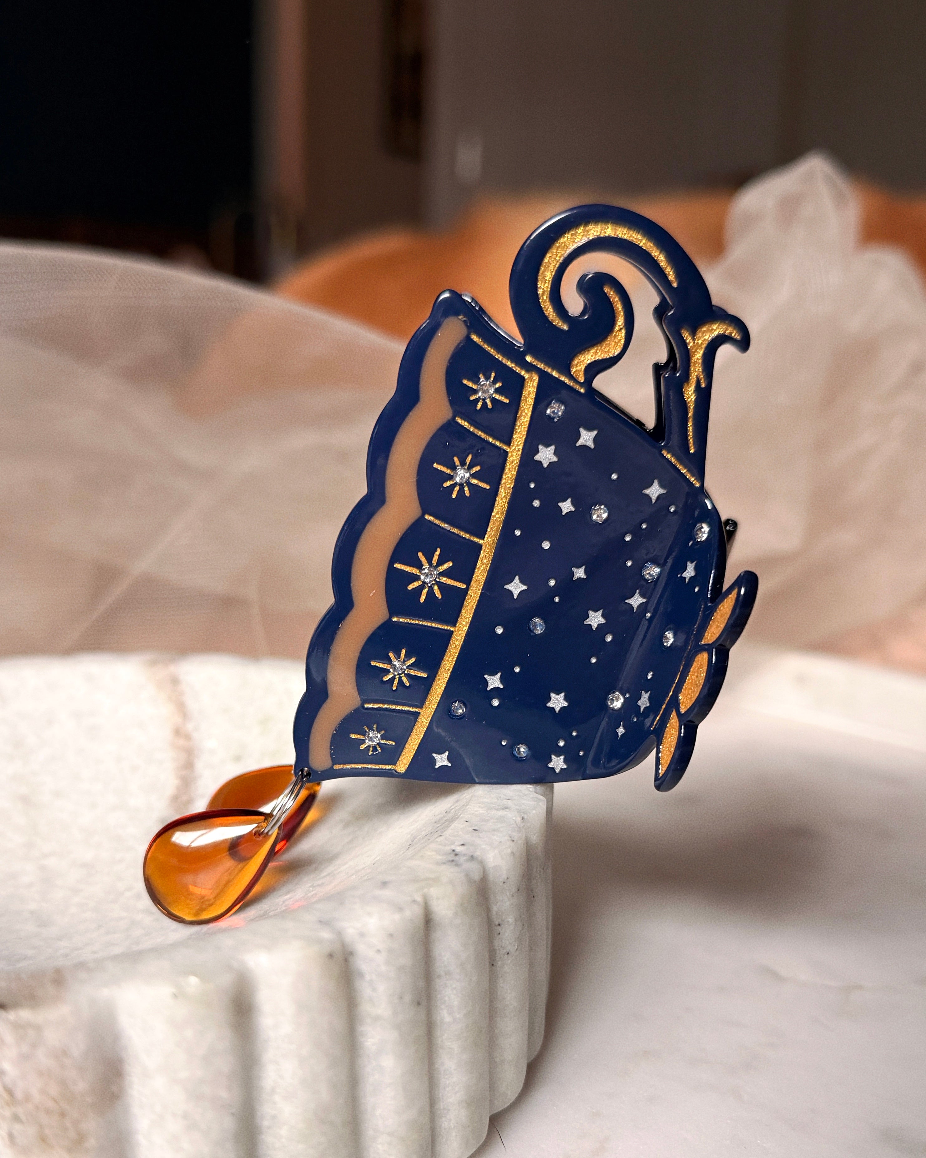 Spill The Tea Claw Clip – Lassoed Moon