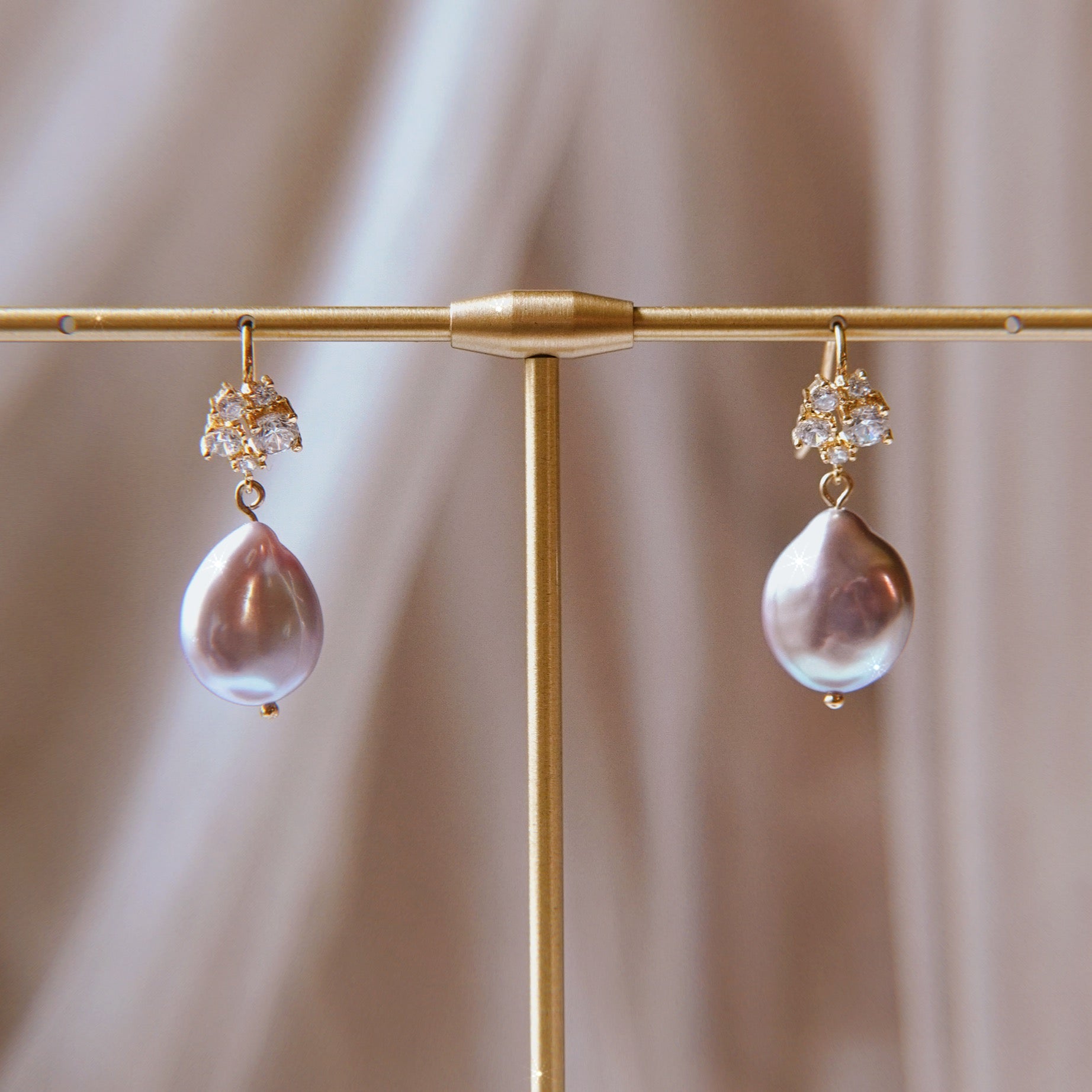 Prim Pearl Earrings – Lassoed Moon